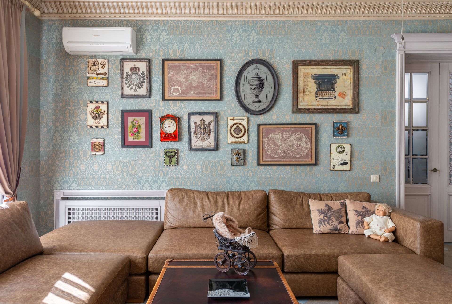 Retro Apartment Aesthetic